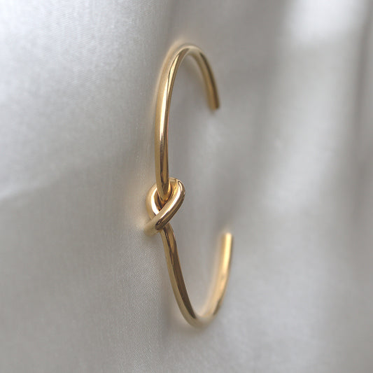 KNOT BANGLE 18K GOLD PLATED