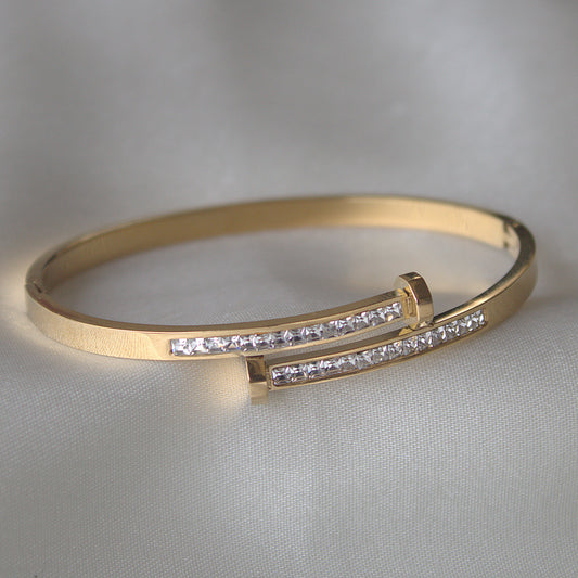 DUAL DIMOND STUDDED NAIL BRACELET 18K GOLD PLATED