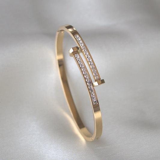 DUAL DIMOND STUDDED NAIL BRACELET 18K GOLD PLATED
